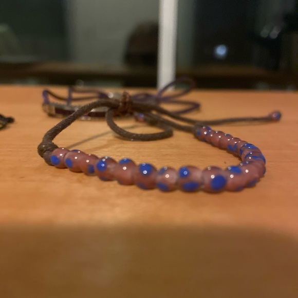 Assorted bracelets - Picture 4 of 6